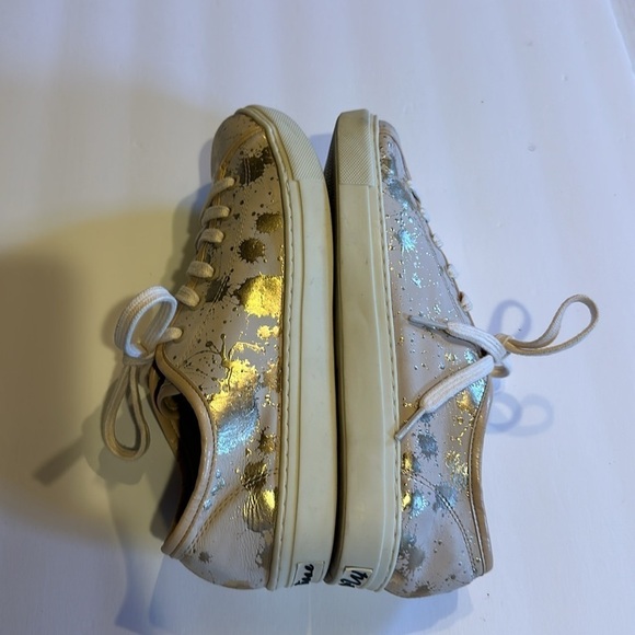 Matisse Tori leather upper gold splatter lace up sneakers with colors of cream - Picture 5 of 8